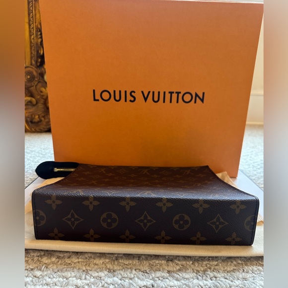 BNIB Louis Vuitton Black and Brown Monogram Sz 26 Pouch Box, Bag, Ribbon - Picture 9 of 14